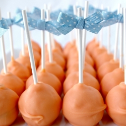 Vanilla and Blue Velvet Cake Pops