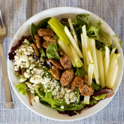 Apple Pecan Gorgonzola Salad