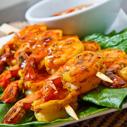 Shrimp Satay with Spicy Peanut Dip