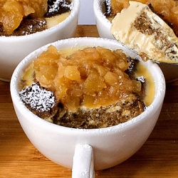 Gingerbread Pudding w/Apples