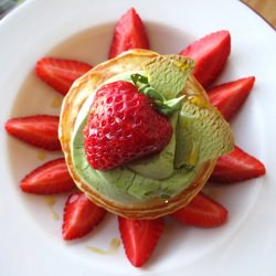 Mini Pancakes & Matcha Cream