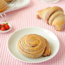 Swirls and Croissants, Red Fruit