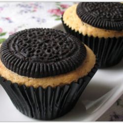 Oreo Cheese Cupcakes