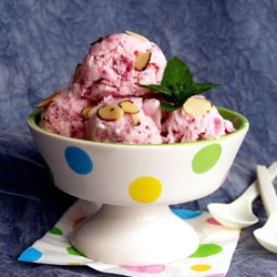 Strawberry, Mint & Almond Ice Cream