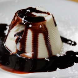 Panna Cotta with Chocolate Sauce