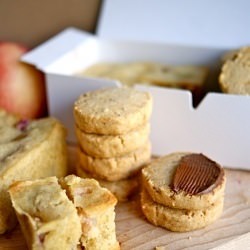 Hazelnut Sable and Peach Teacake