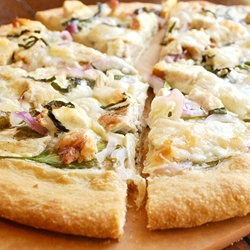 Chicken Alfredo Pizza with Spinach