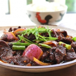 Spicy Pork In Claypot