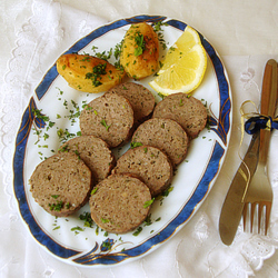 Jilantin Al-Lahem (Meat Rolls)