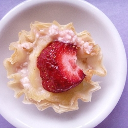 Strawberries & Cream Filo Cups