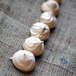 Meringues with Chili