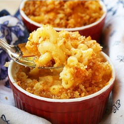 Classic Baked Macaroni & Cheese