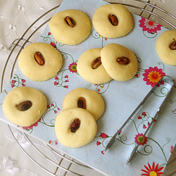 Ma’moul Abiad (Syrian Cookies)