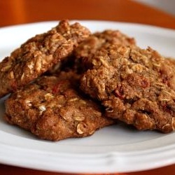 Oatmeal Spice & Goji Berry Cookies