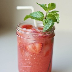 Sparkling Strawberry Limeade