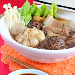 Bak Kut Teh (Pork Ribs Tea Soup)