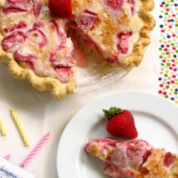 Summer Strawberry Sour Cream Pie