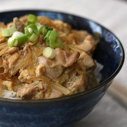 Oyakodon – Chicken & Egg Rice Bowl