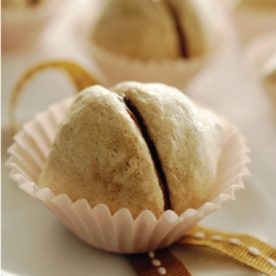 Chocolate Meringue Kisses