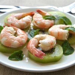 Kiwi Fruits With Prawns Salad