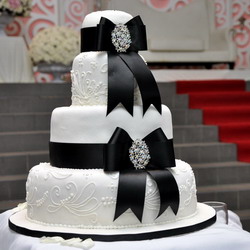 Black & White Wedding Cake