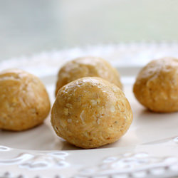 Healthy Peanut Butter Balls