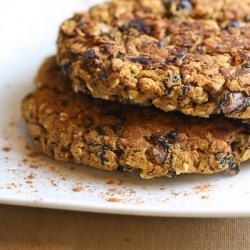 Cinnamon Pumpkin Black Bean Burgers