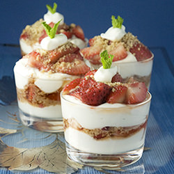 Berries and Cream Dessert Parfaits