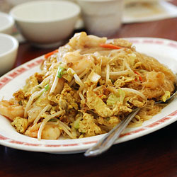 Shrimp Stir-Fried Rice Noodles