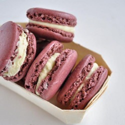 Macarons With White Chocolate