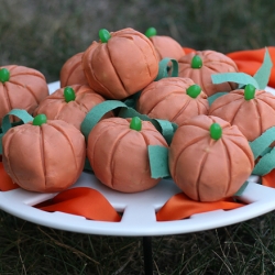 Cheerio Peanut Butter Pumpkins