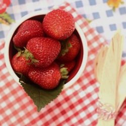 Frozen Strawberry Margarita Pie