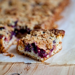 Blackberry Crumb Slices!