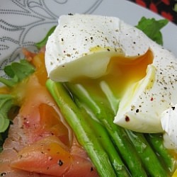 Soft Poached Eggs – Step by Step!