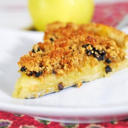 Crumble-Topped Apple-Currant Tart