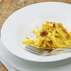 Tagliatelle in Creamy Saffron Sauce