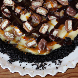 Twix Bar Cheesecake Pie