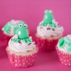 Sweet Fondant Frog Cupcake Toppers