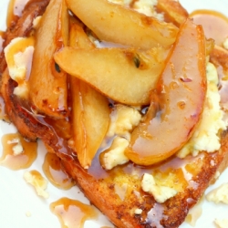 French Toast with Gorgonzola & Pear