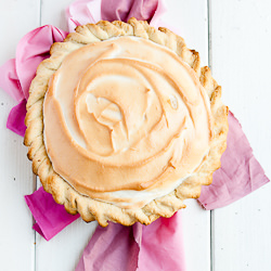 Strawberry Lemonade Meringue Pie