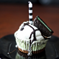 Mint Oreo Ice Cream Cupcakes