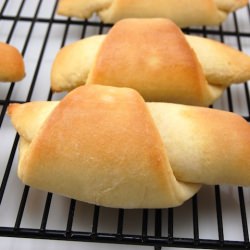 Sweet Dinner Rolls with Honey Butter