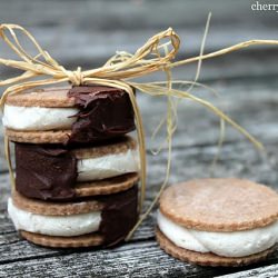 Cannoli Ice Cream Sandwiches