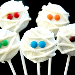 Mummy Cookie Pops