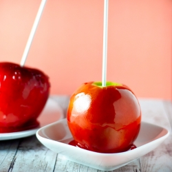 Easy Flavored Candy Apples