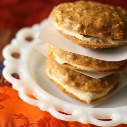 Maple-Nut Oatmeal Cream Pies