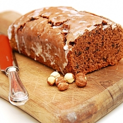 Cake with Hazelnuts and Chocolate