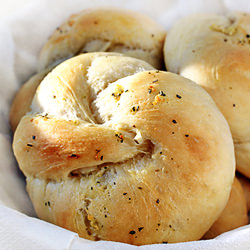 Soft Garlic Knots