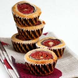 Fig Mochi Cupcakes