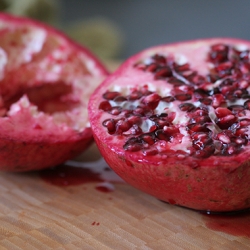 How to Deseed a Pomegranate